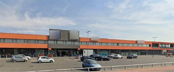 locale commerciale in vendita a Caselle Torinese