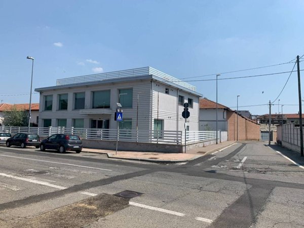 locale commerciale in vendita a Caselle Torinese