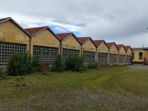 locale commerciale in vendita a Caselle Torinese
