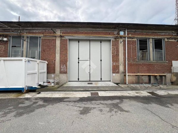locale commerciale in vendita a Caselle Torinese
