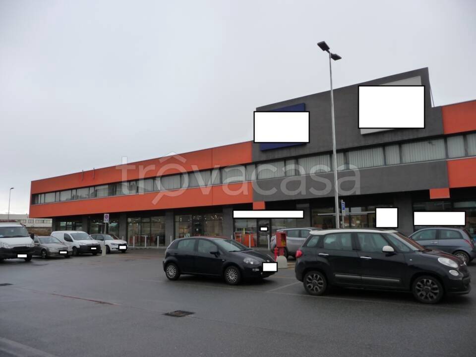 negozio in vendita a Caselle Torinese