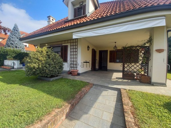 casa indipendente in vendita a Caselle Torinese