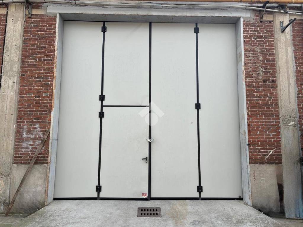locale commerciale in vendita a Caselle Torinese