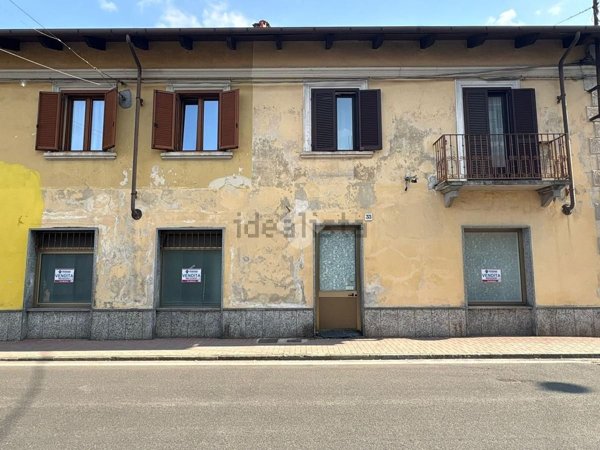 locale commerciale in vendita a Caselle Torinese