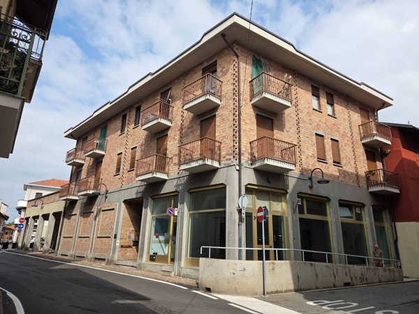 locale commerciale in vendita a Caselle Torinese