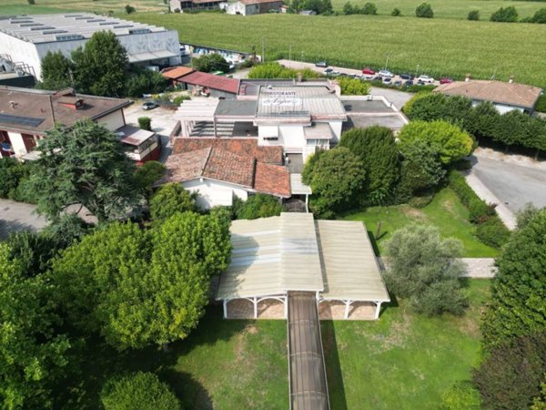 negozio in vendita ad Azzano Mella