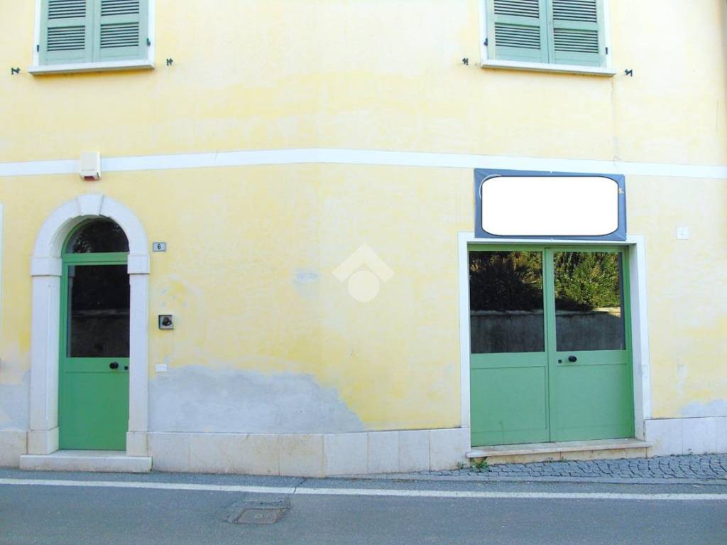 negozio in vendita ad Azzano Mella