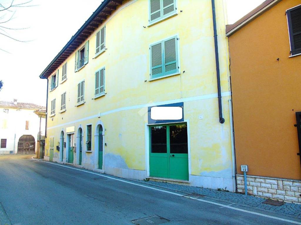 negozio in vendita ad Azzano Mella