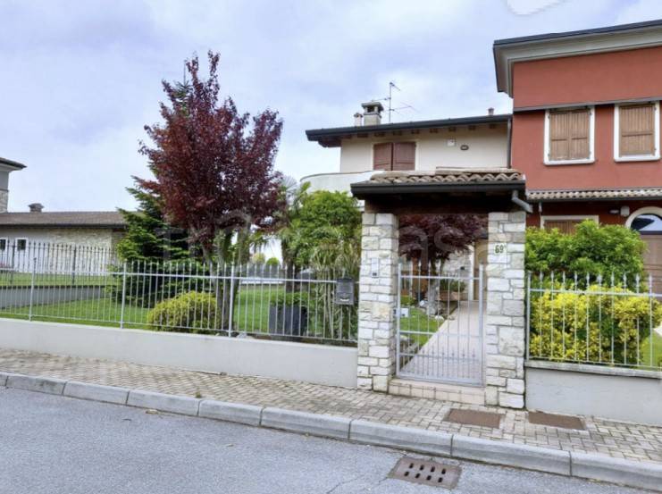 casa indipendente in vendita ad Azzano Mella