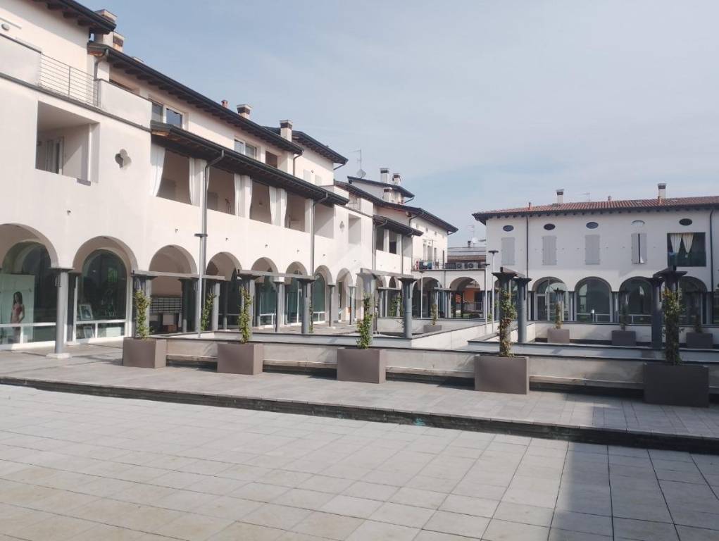 negozio in vendita ad Azzano Mella