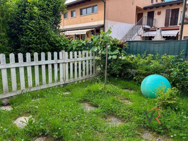 casa indipendente in vendita ad Azzano Mella