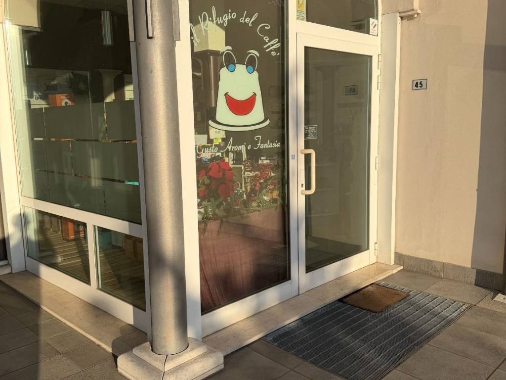 negozio in vendita ad Azzano Mella