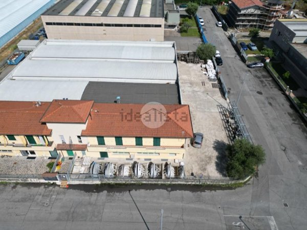locale di sgombero in vendita ad Azzano Mella
