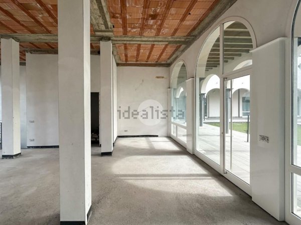locale commerciale in vendita ad Azzano Mella
