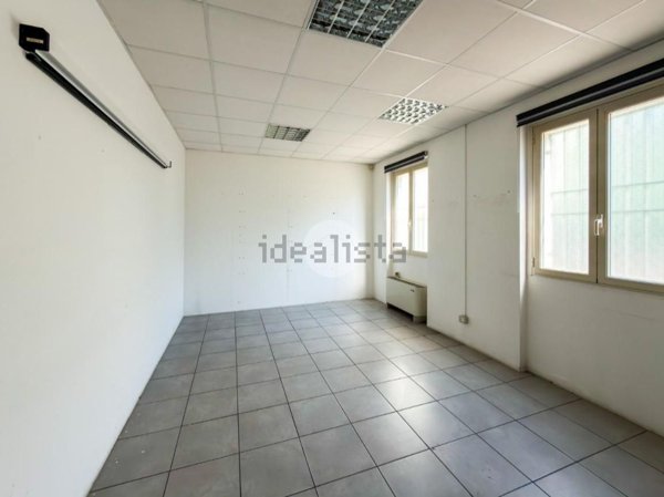 locale commerciale in vendita ad Azzano Mella