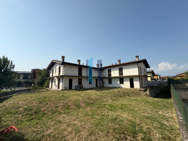casa indipendente in vendita ad Azzano Mella