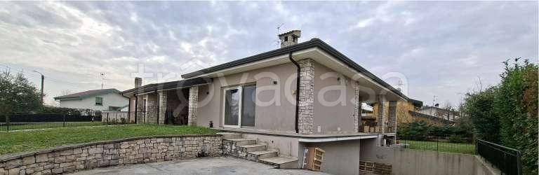 casa indipendente in vendita ad Azzano Mella