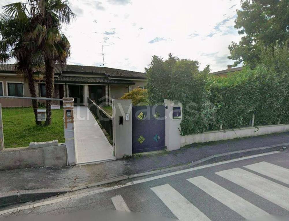 casa indipendente in vendita ad Azzano Mella