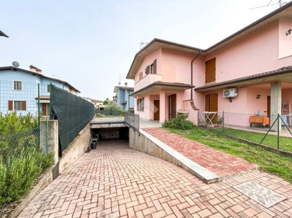 casa indipendente in vendita ad Azzano Mella