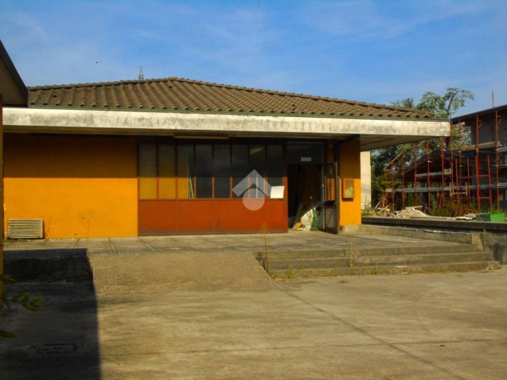 locale di sgombero in vendita a Bagnolo Mella