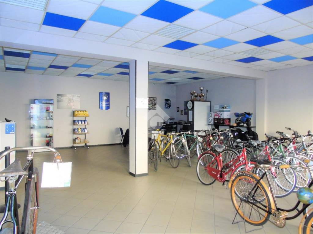 negozio in vendita a Bagnolo Mella