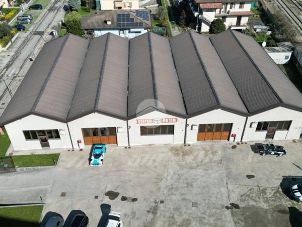locale commerciale in vendita a Bagnolo Mella