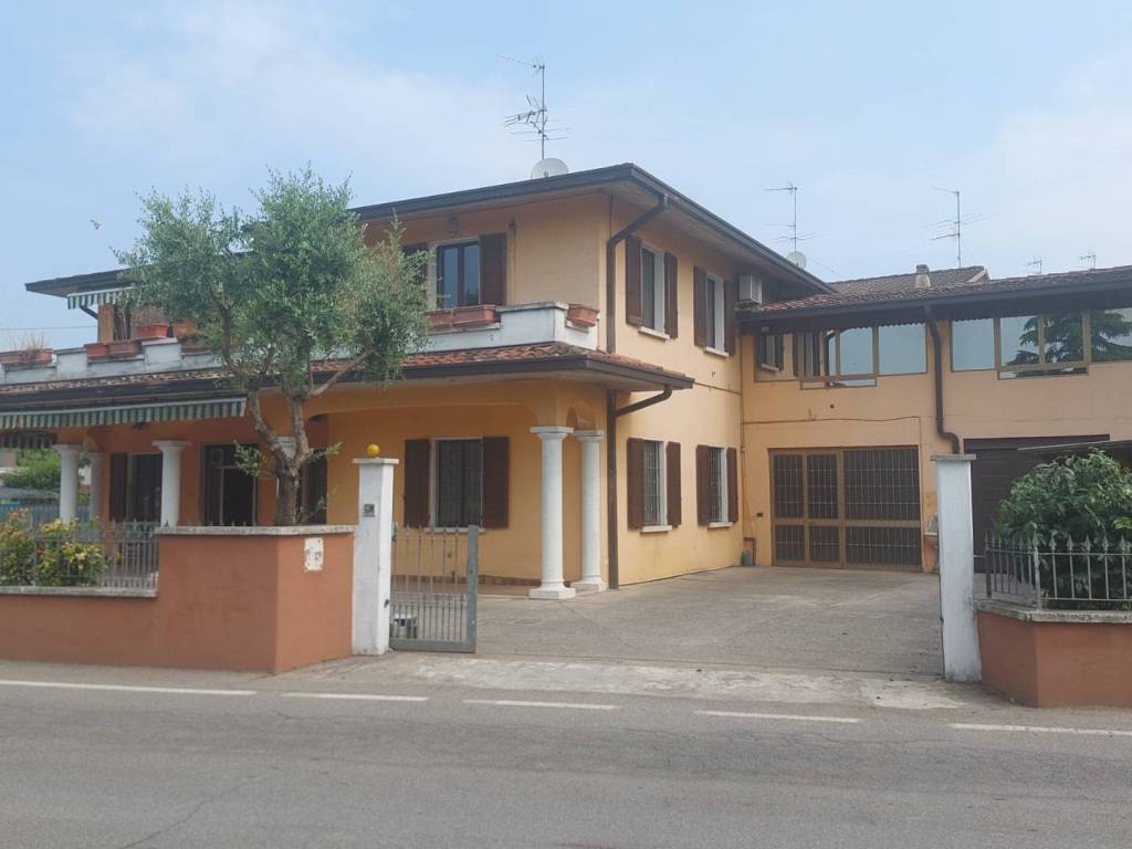 casa indipendente in vendita a Bagnolo Mella