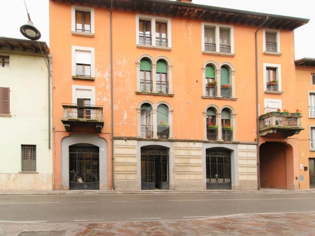 negozio in vendita a Bagnolo Mella