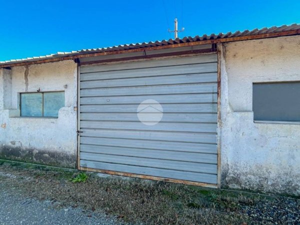 locale commerciale in vendita a Bagnolo Mella