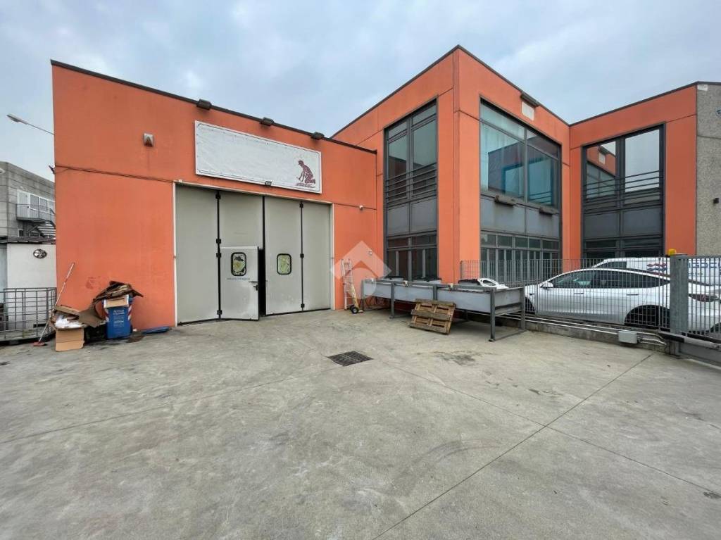 locale commerciale in vendita a Bagnolo Mella