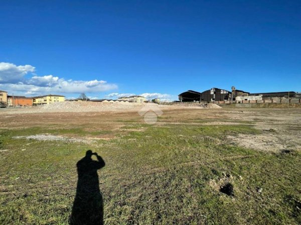 terreno edificabile in vendita a Bagnolo Mella