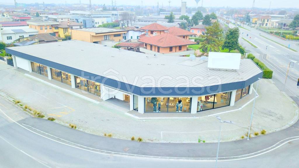 negozio in vendita a Bagnolo Mella