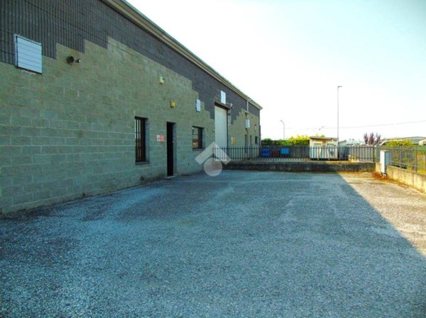 locale commerciale in vendita a Bagnolo Mella