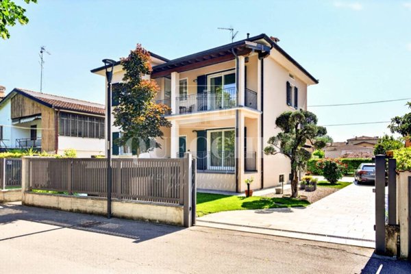 casa indipendente in vendita a Bagnolo Mella