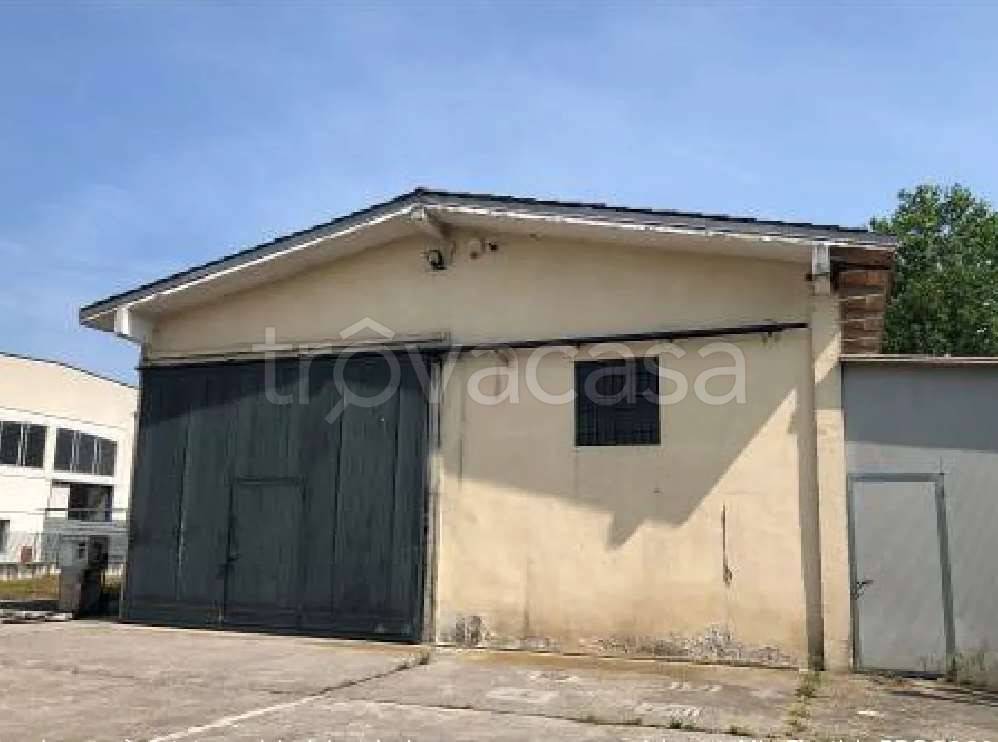 locale commerciale in vendita a Bagnolo Mella