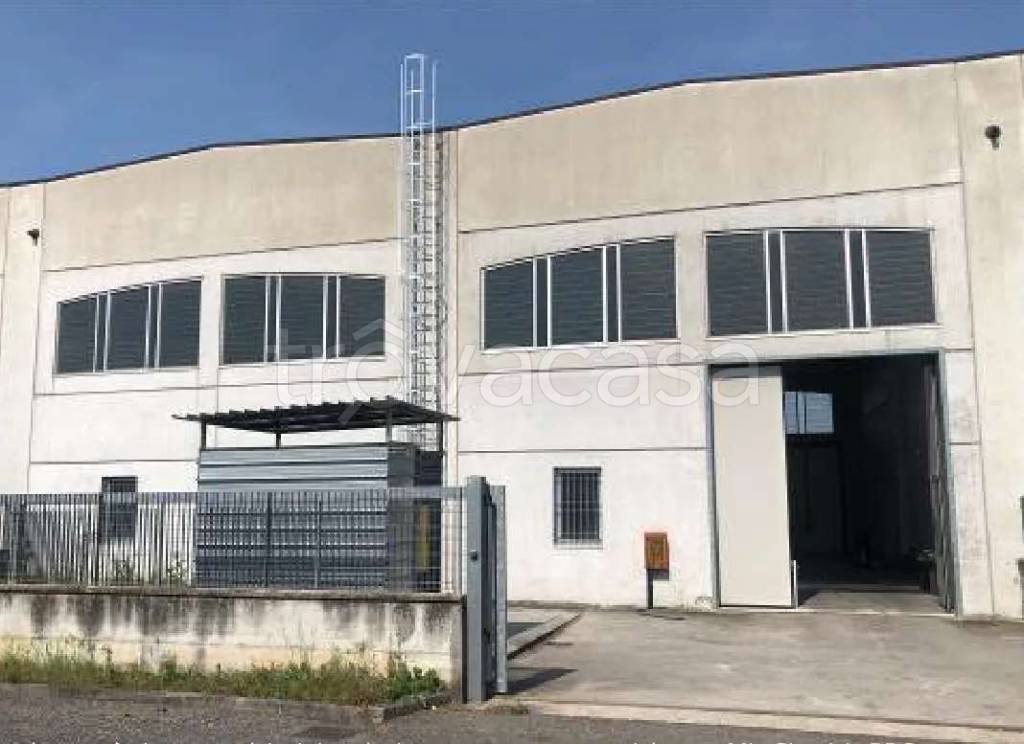 locale commerciale in vendita a Bagnolo Mella