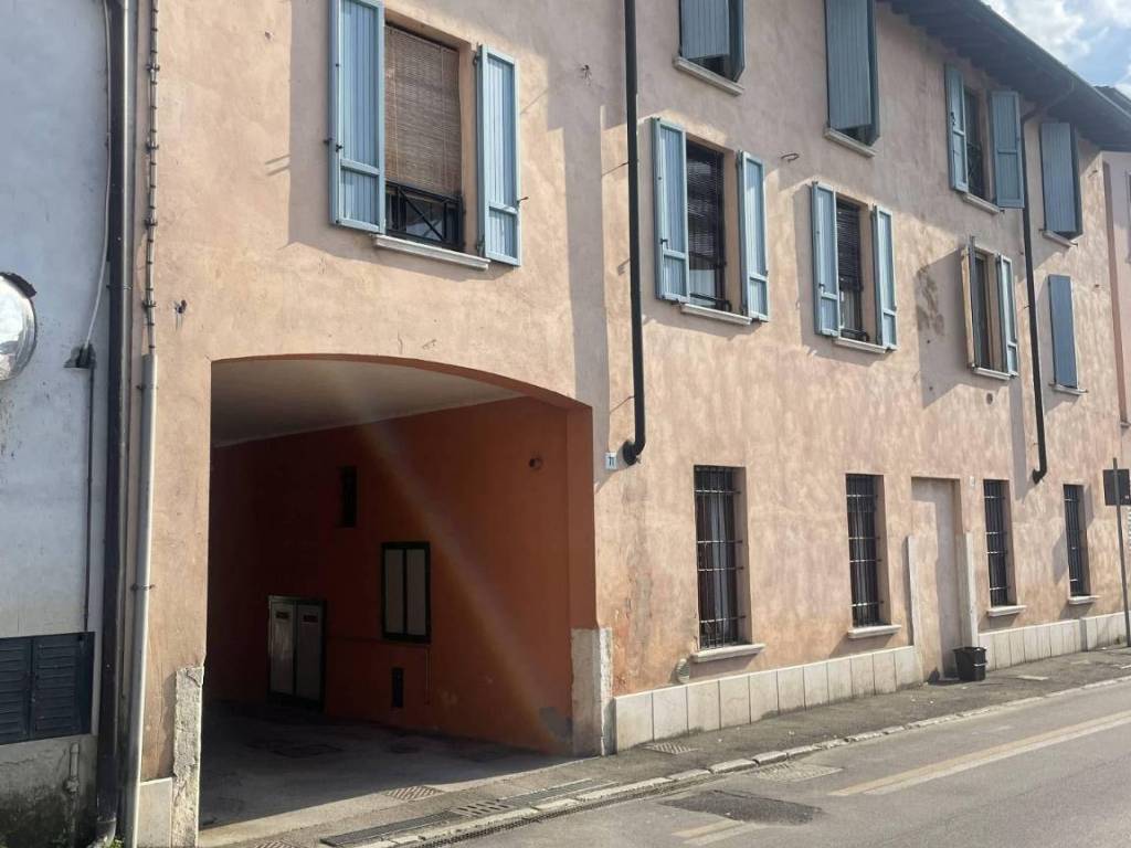 intera palazzina in vendita a Bagnolo Mella