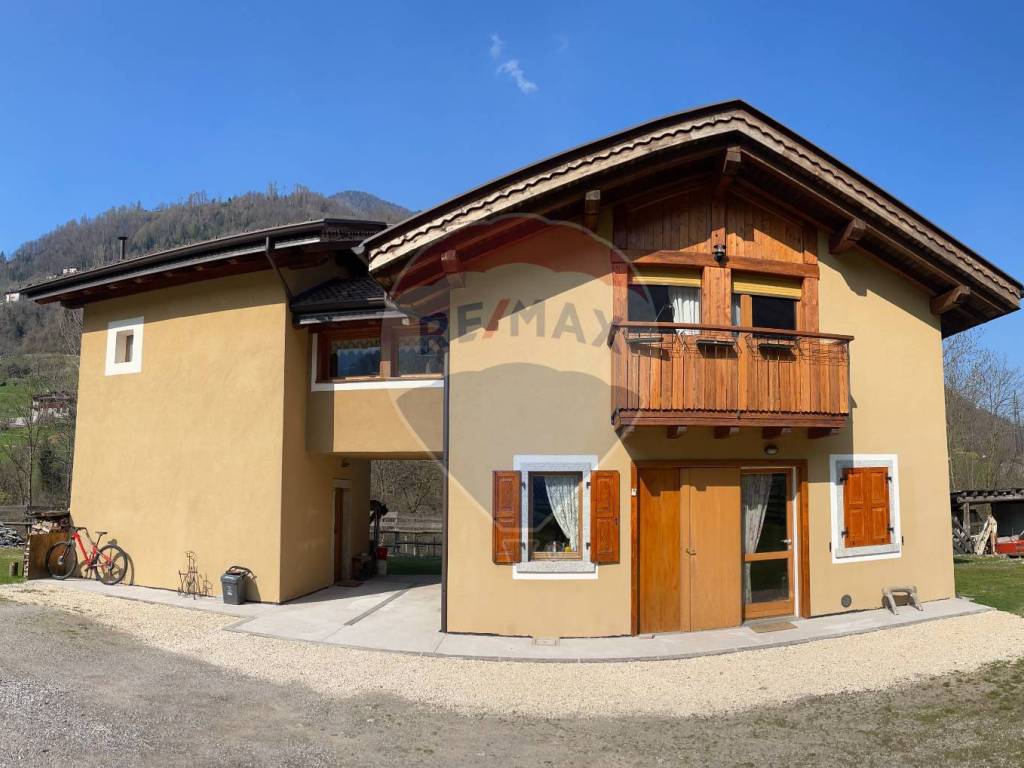 casa indipendente in vendita a Bagolino