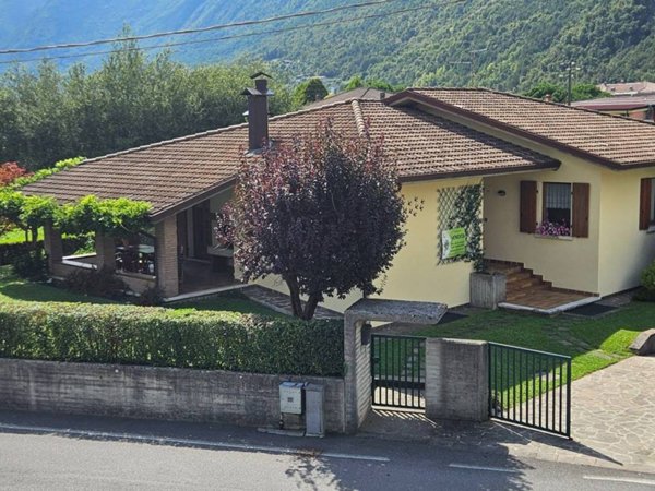 casa indipendente in vendita a Bagolino in zona Ponte Caffaro