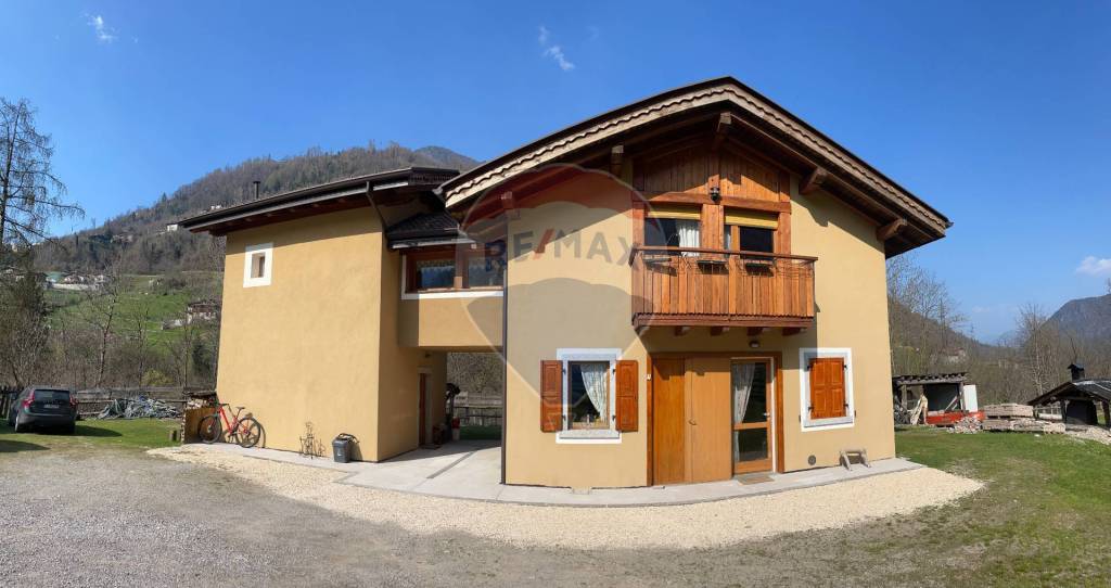 casa indipendente in vendita a Bagolino