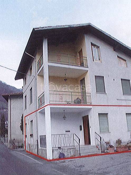 appartamento in vendita a Bagolino in zona Ponte Caffaro