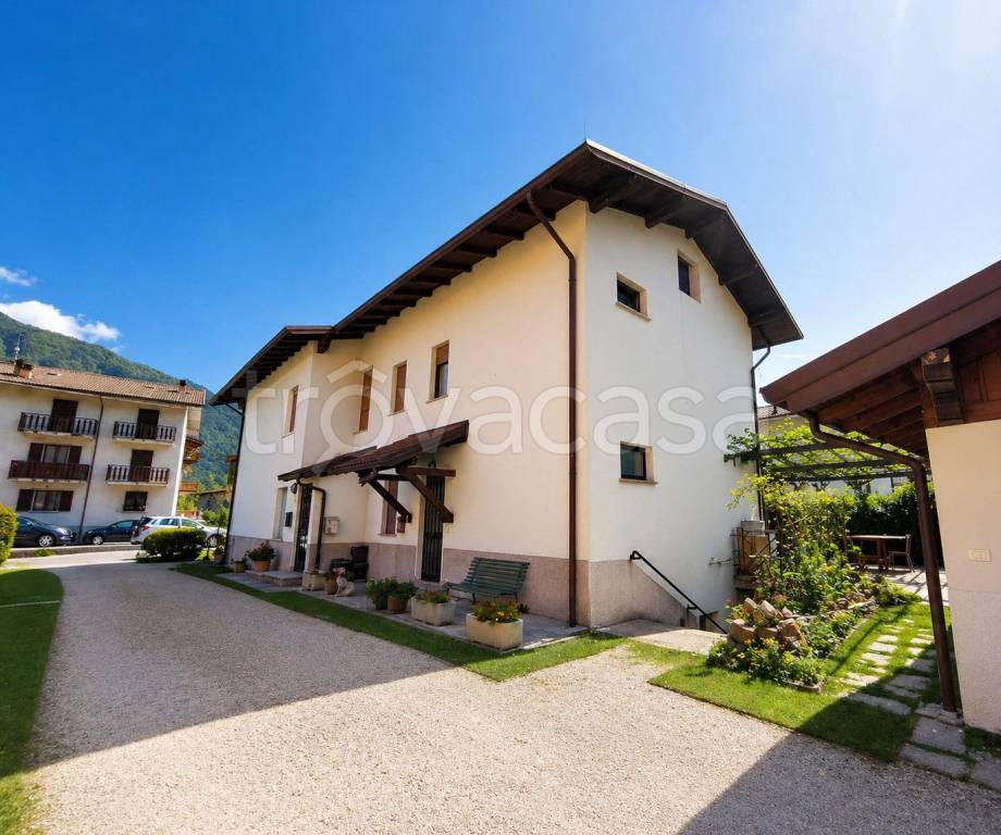 casa indipendente in vendita a Bagolino in zona Ponte Caffaro