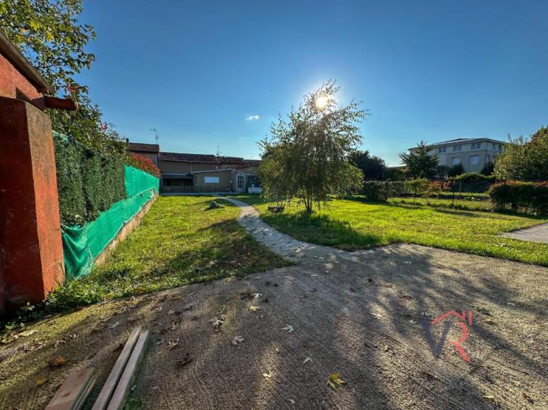 casa indipendente in vendita a Barbariga