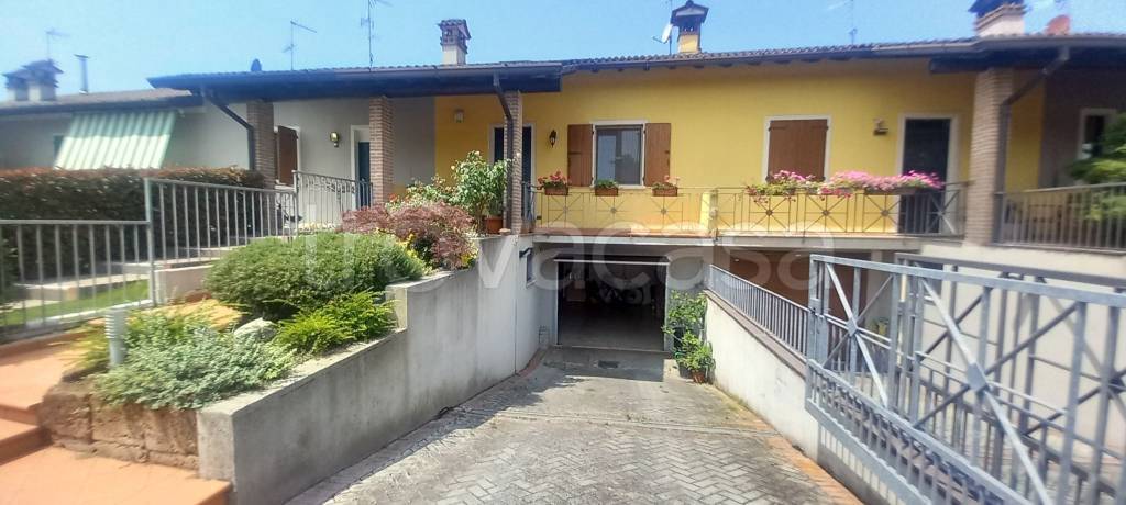 casa indipendente in vendita a Barbariga