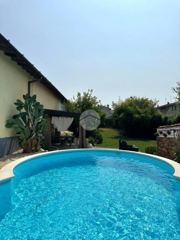 casa indipendente in vendita a Barbariga