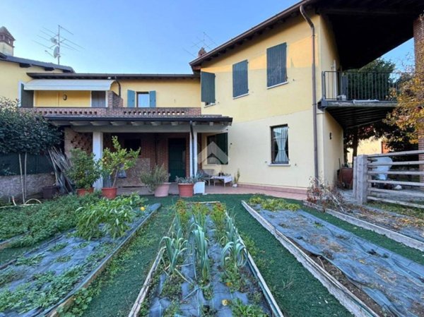 casa indipendente in vendita a Barbariga