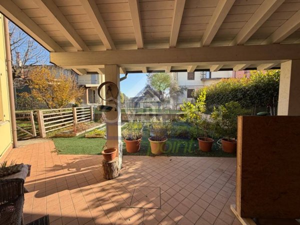 casa indipendente in vendita a Barbariga