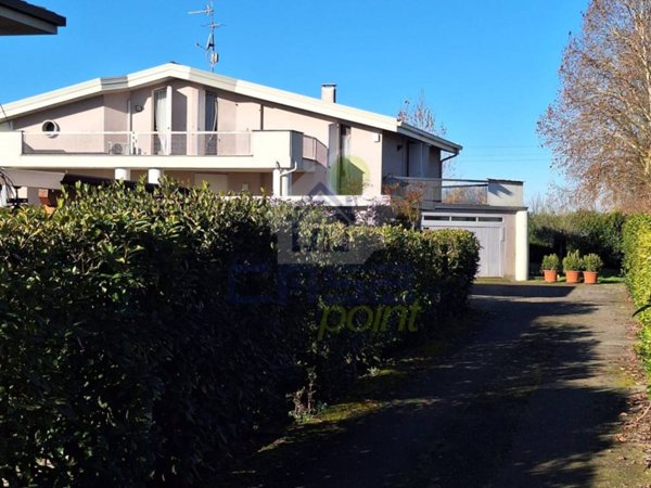 casa indipendente in vendita a Barbariga