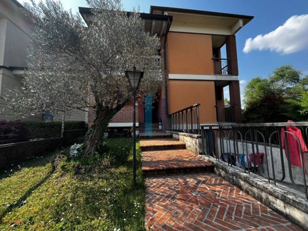 casa indipendente in vendita a Barbariga