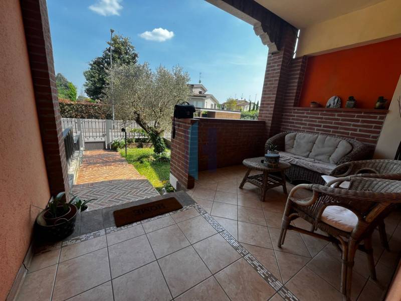 casa indipendente in vendita a Barbariga